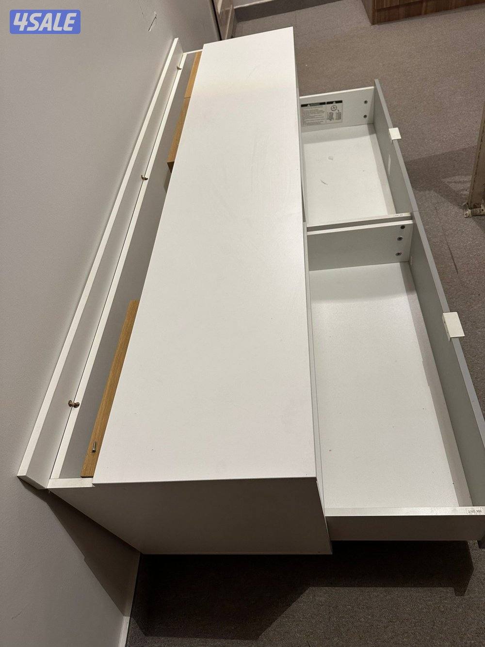 طاولة تلفزيون TV table for sale1