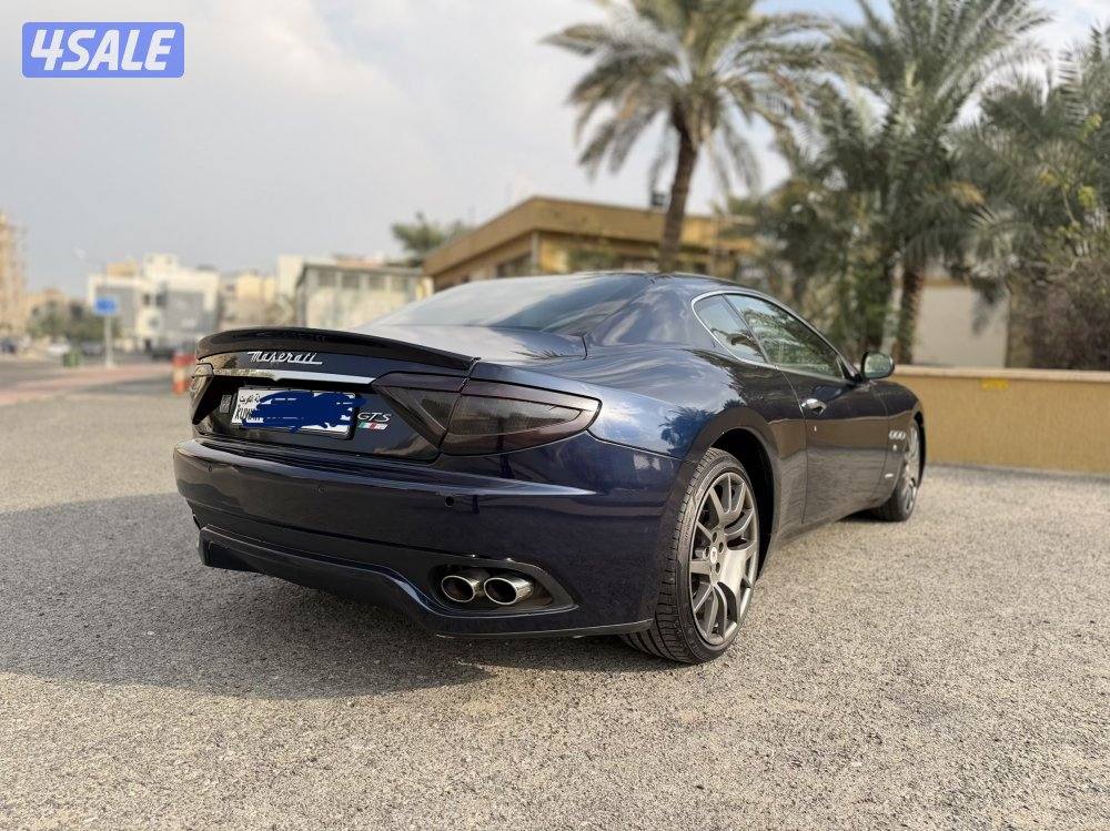 مازيراتي جراند توارزم موديل 2010 ( S ) فئة الفيراري0