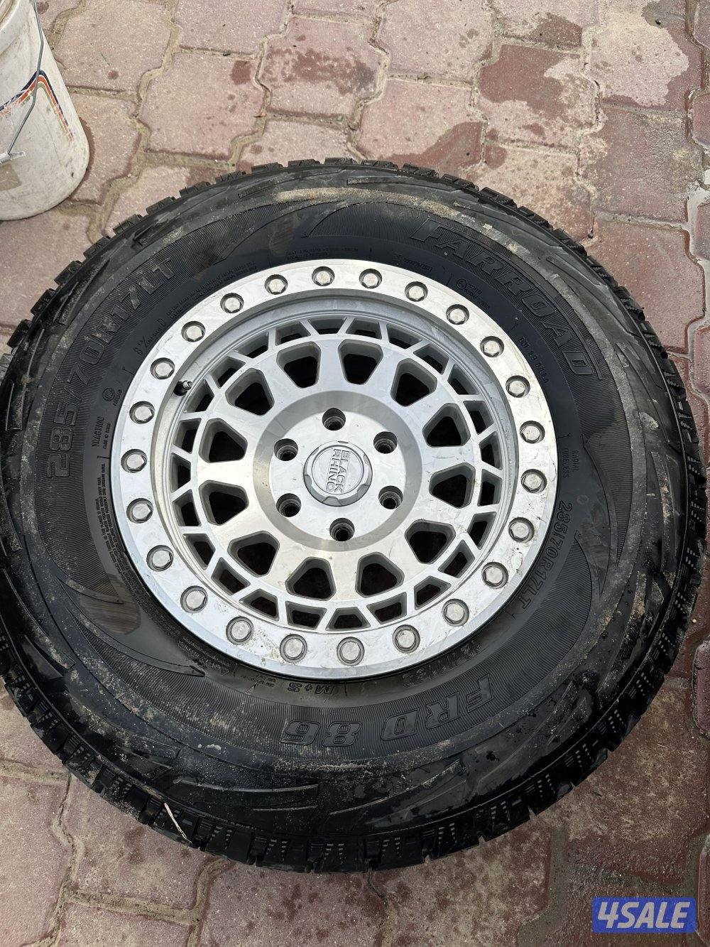 للبيع رنقات بلاك راينو معه تواير 285/70/17LT0