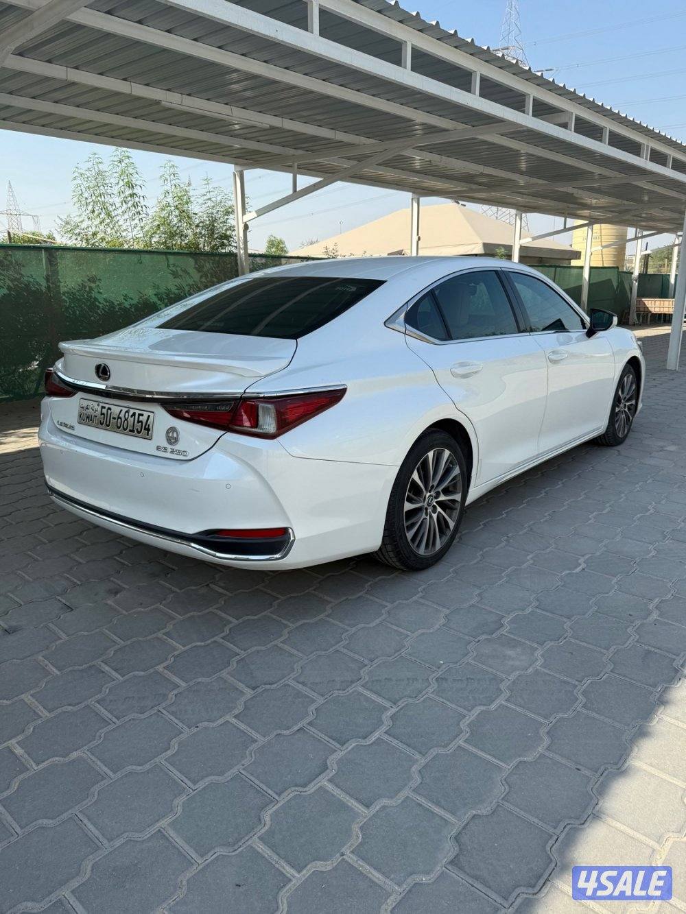 للبيع لكزس ES250 موديل 20192