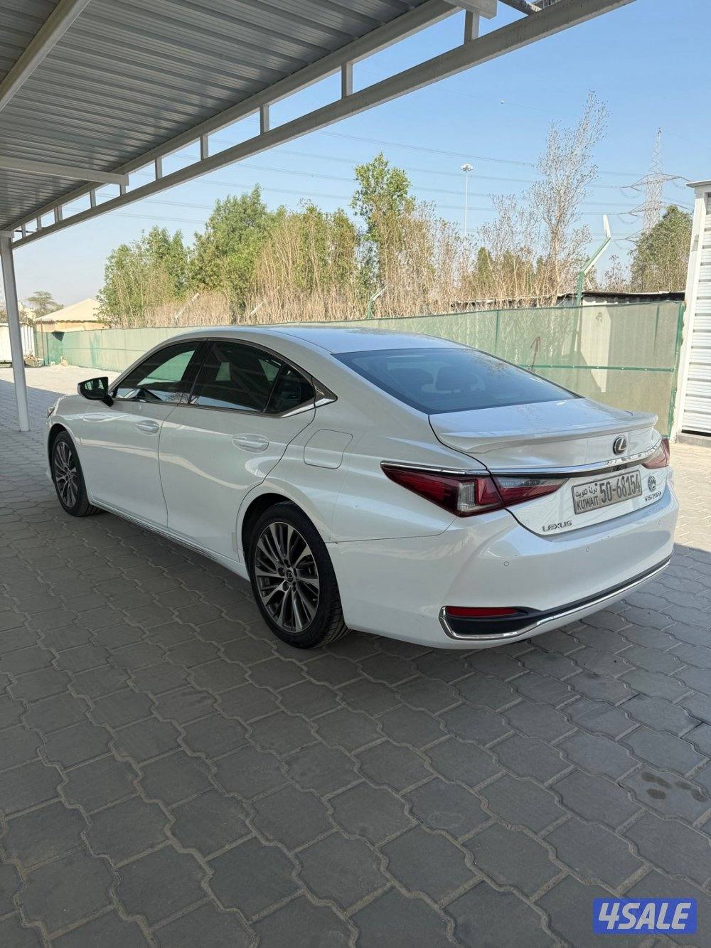 للبيع لكزس ES250 موديل 20193