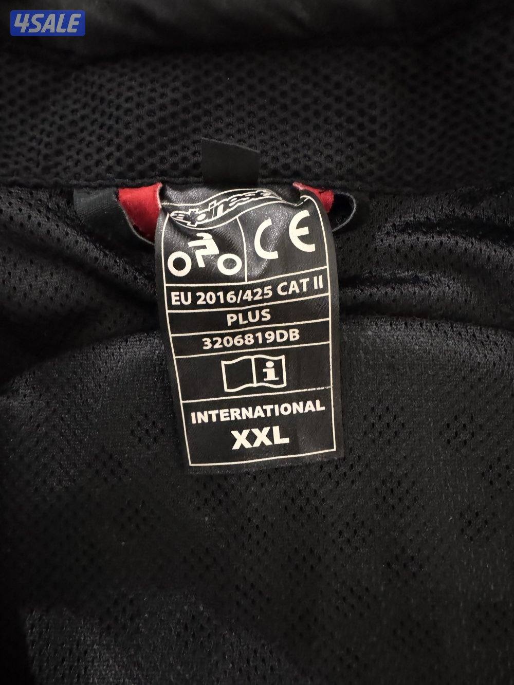 (خوذه مع سماعات راكبه وجاكيت سيفتي) اصليين ونظاف DoT4