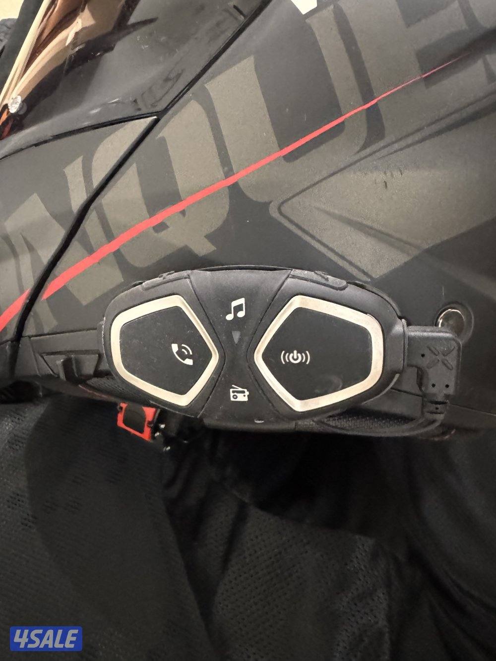 (خوذه مع سماعات راكبه وجاكيت سيفتي) اصليين ونظاف DoT8