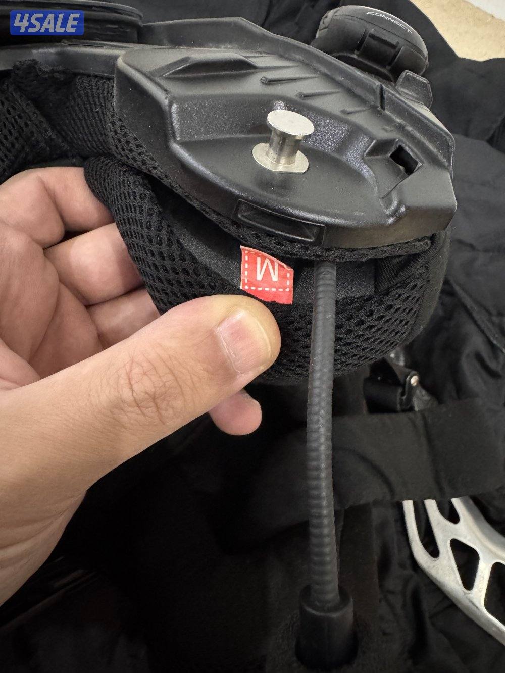 (خوذه مع سماعات راكبه وجاكيت سيفتي) اصليين ونظاف DoT9