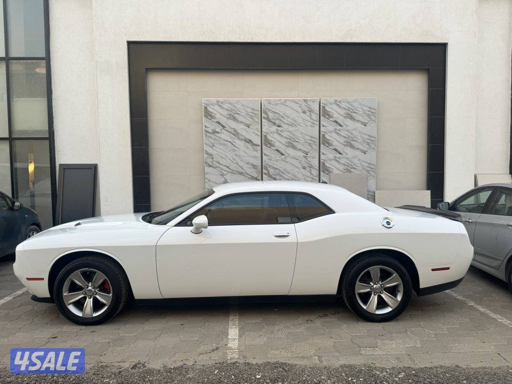 للبيع تشالنجر V6 موديل 2020 بحالة الوكاله2