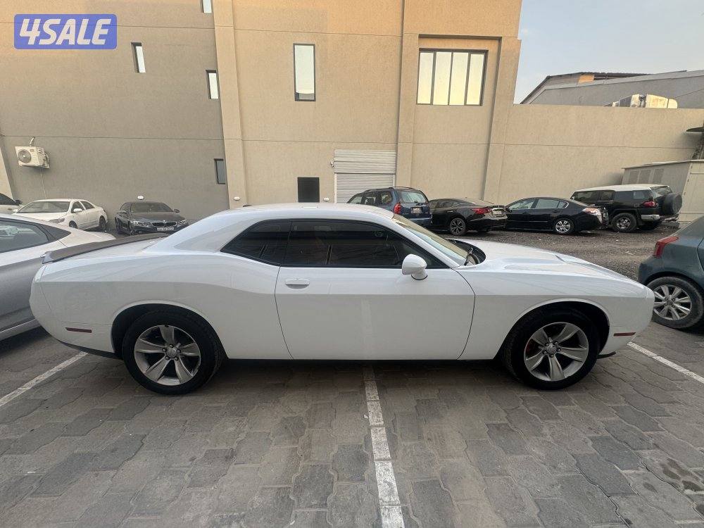 للبيع تشالنجر V6 موديل 2020 بحالة الوكاله6