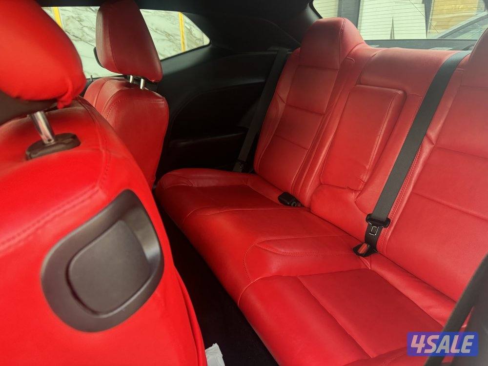 للبيع تشالنجر V6 موديل 2020 بحالة الوكاله7