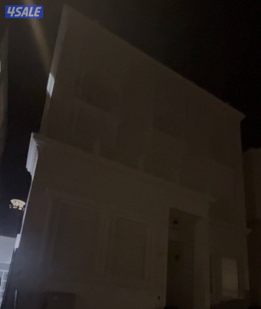 للايجار شقة في غرب عبدالله المبارك ق6 جديدة لم تسكن0