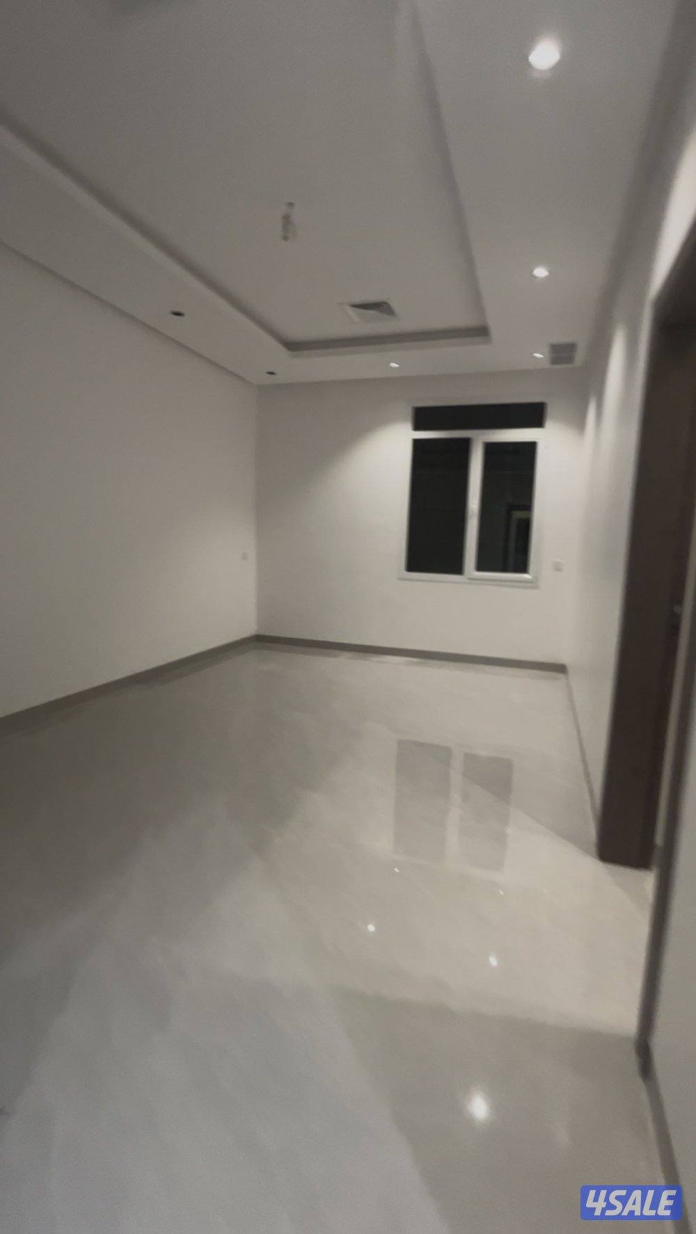 للايجار شقة في غرب عبدالله المبارك ق6 جديدة لم تسكن2