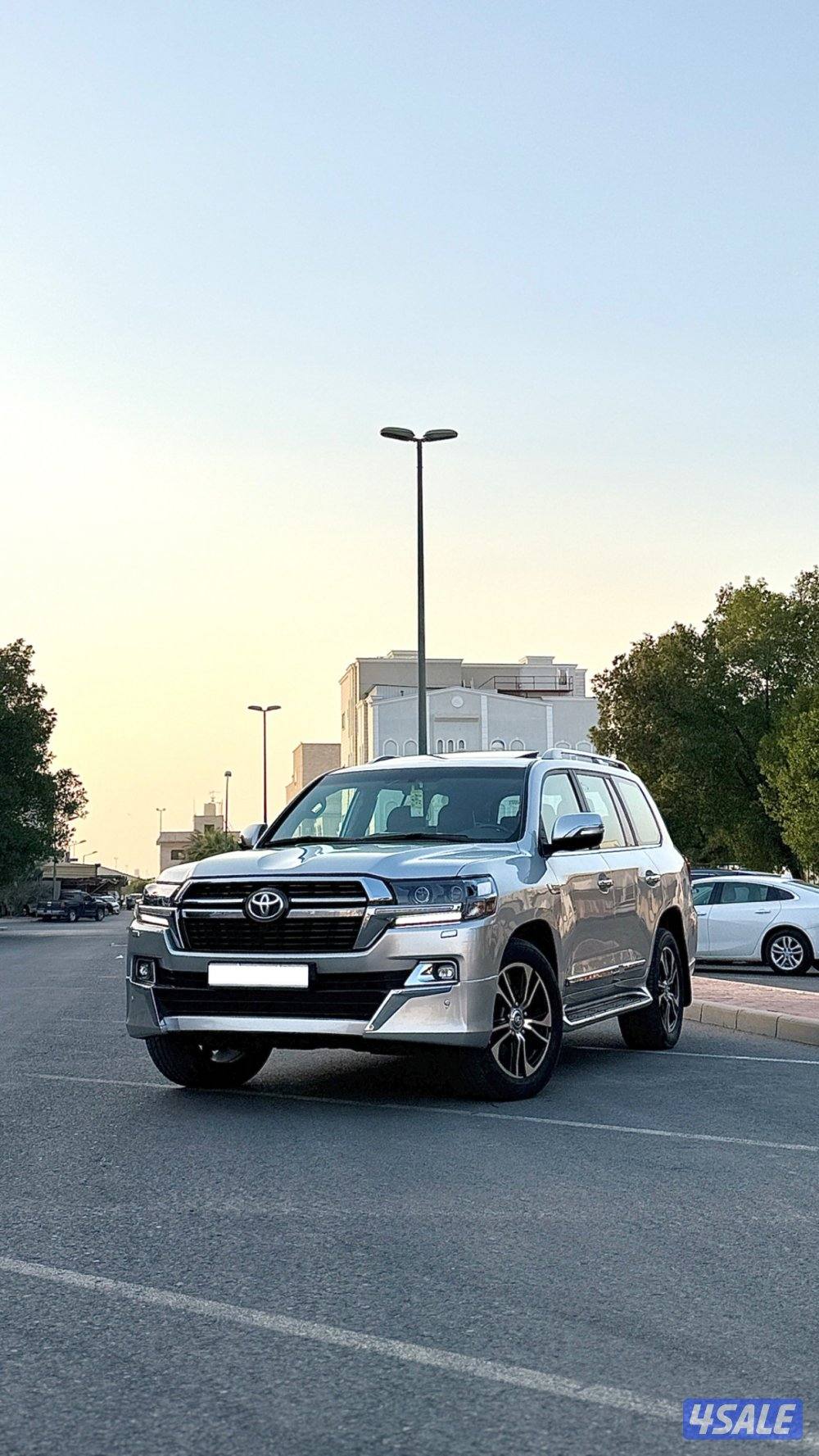 LAND CRUISER GXR - 20130