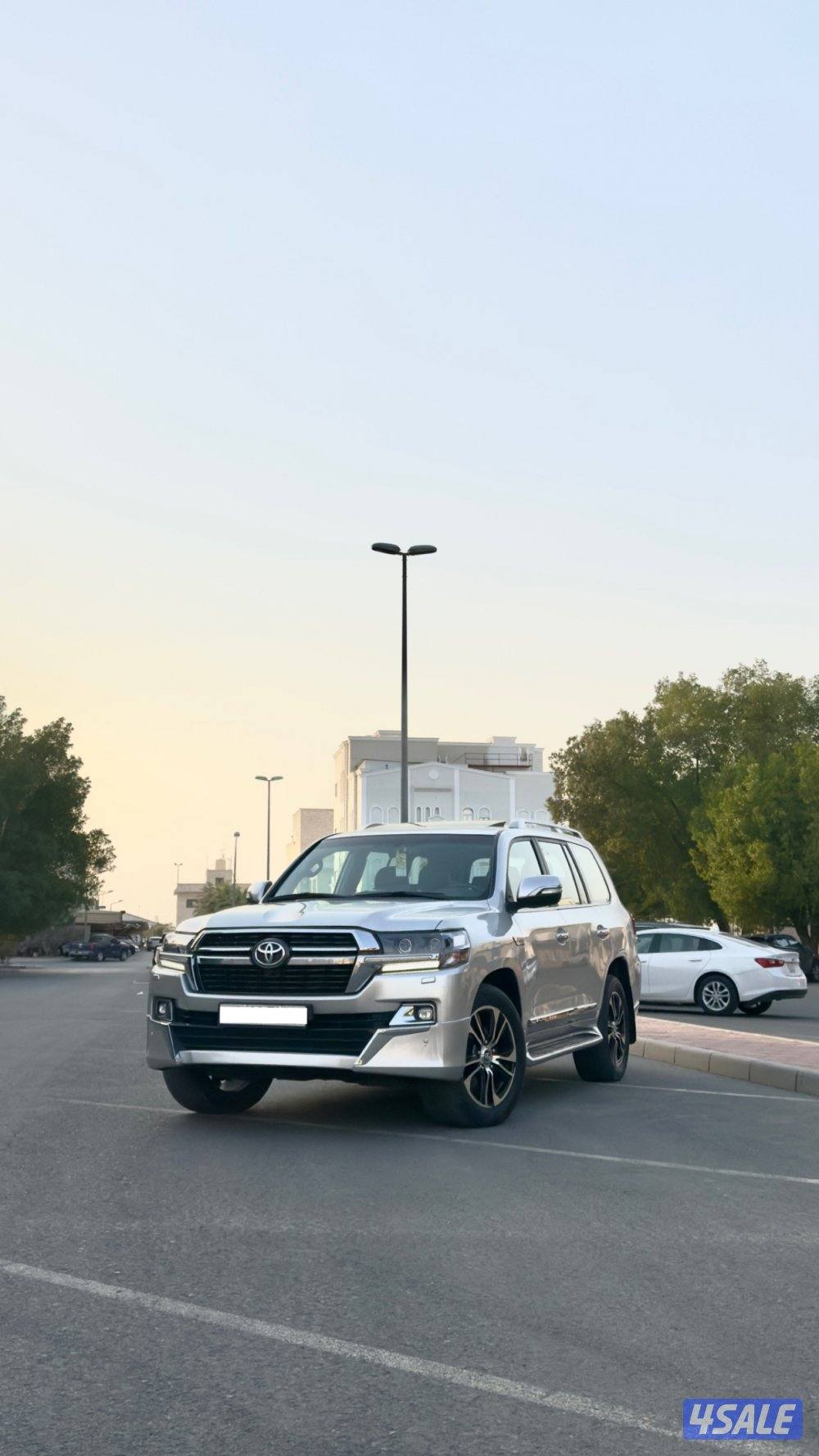 LAND CRUISER GXR - 20131