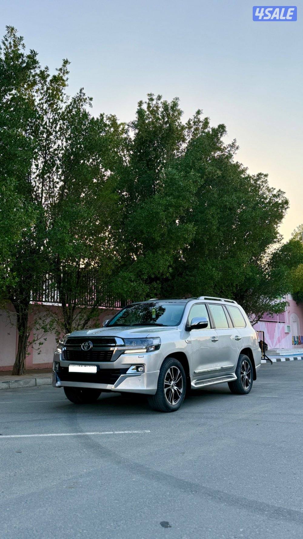 LAND CRUISER GXR - 20137