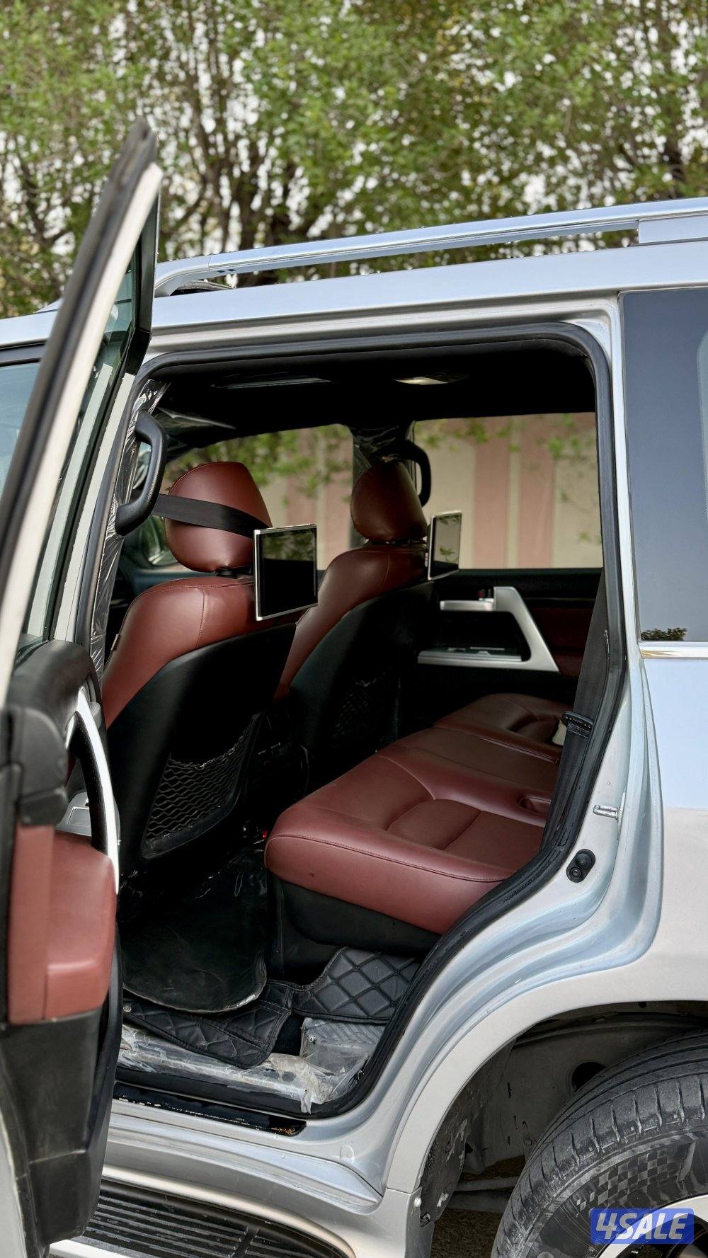 LAND CRUISER GXR - 201310