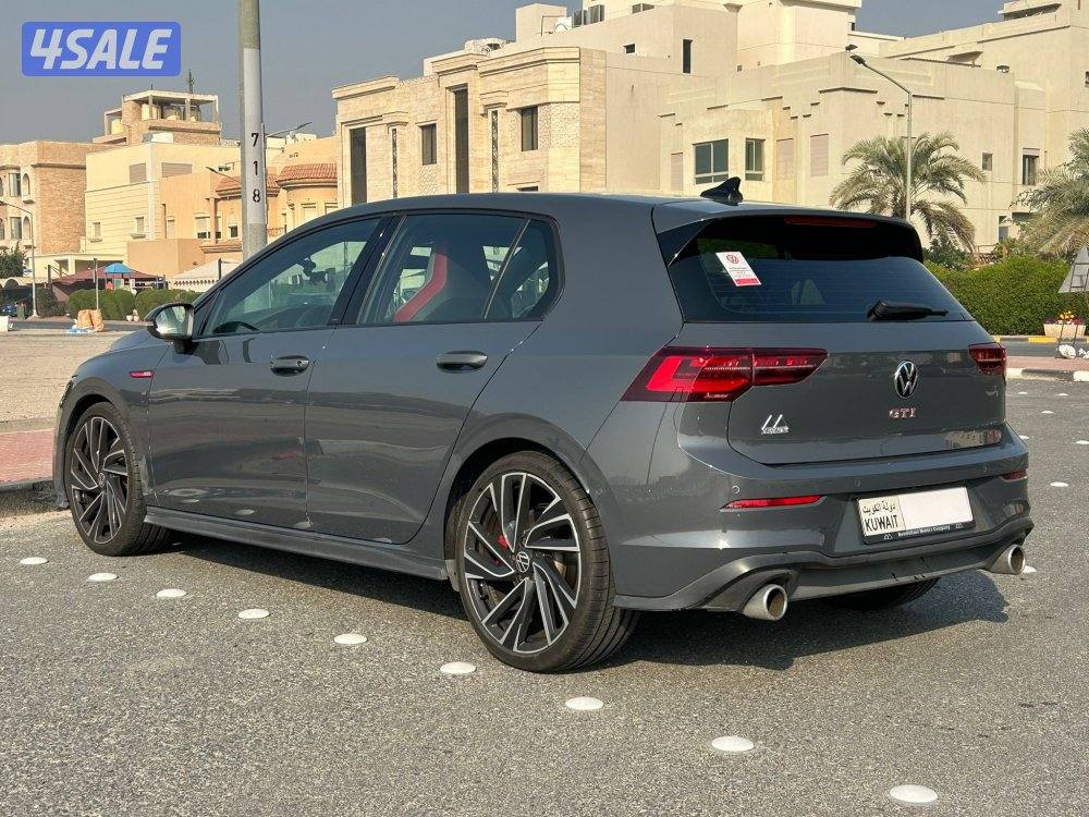 فولكس واجن غولف
GTI 
موديل 2022 عداد: 36 الف3