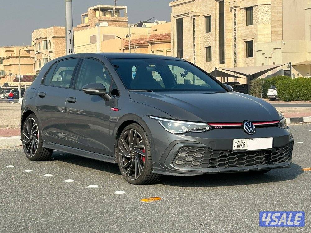 فولكس واجن غولف
GTI 
موديل 2022 عداد: 36 الف2