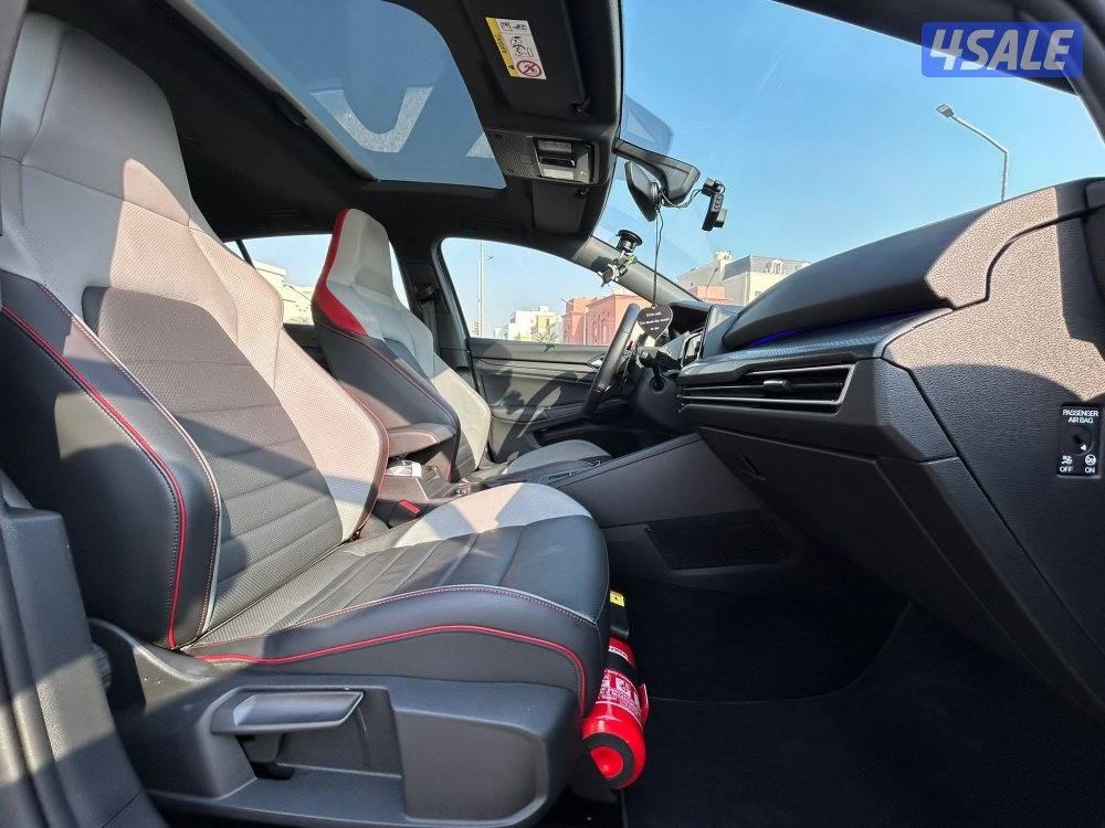 فولكس واجن غولف
GTI 
موديل 2022 عداد: 36 الف9