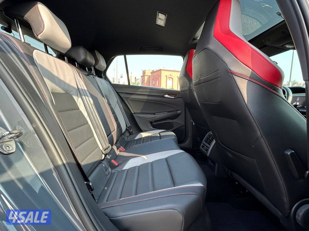 فولكس واجن غولف
GTI 
موديل 2022 عداد: 36 الف11