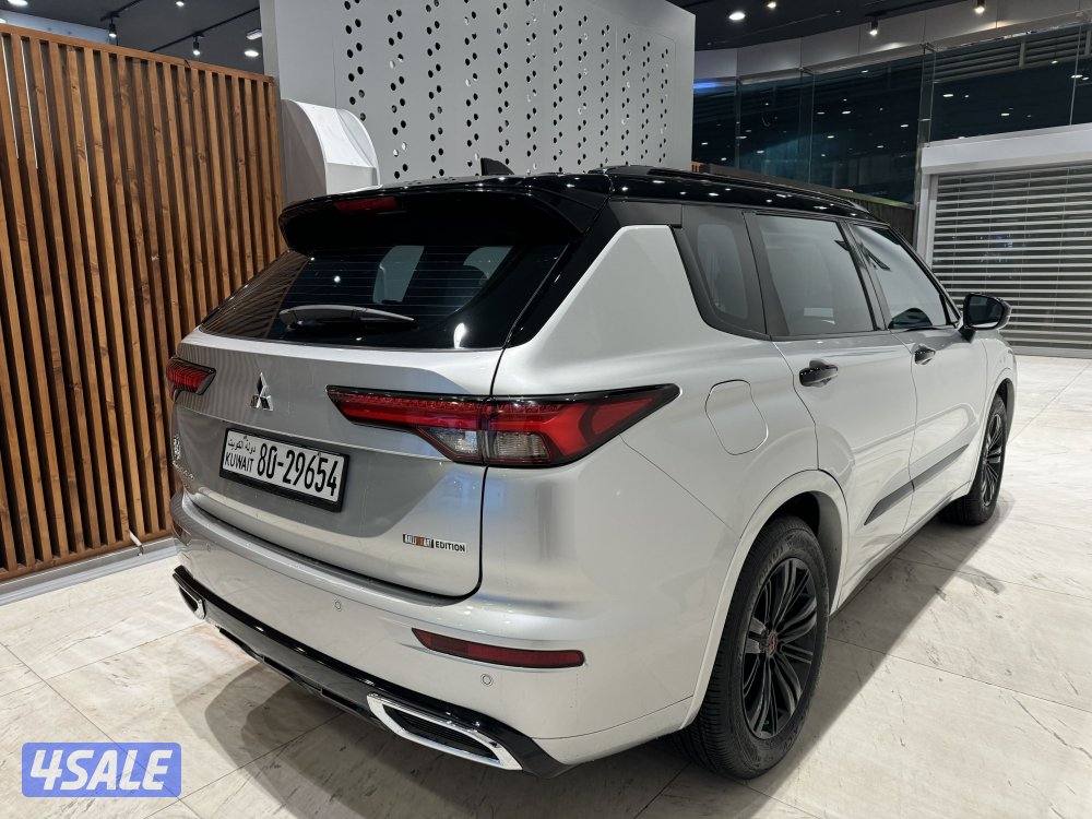 Mitsubishi Outlander3