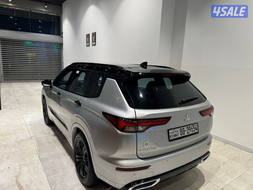 Mitsubishi Outlander4