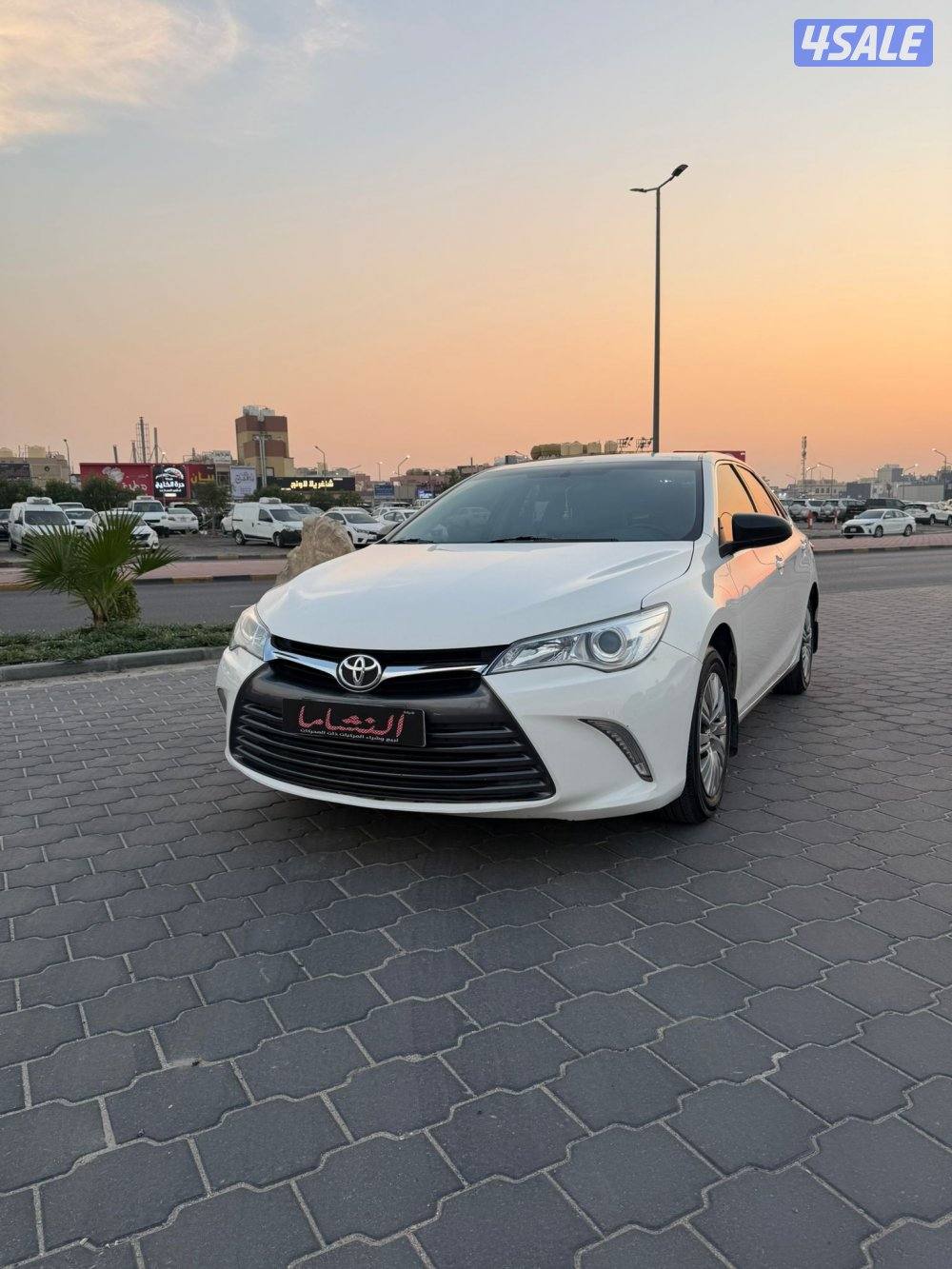 النشاما لبيع وشراء السيارات تويوتا كامري1