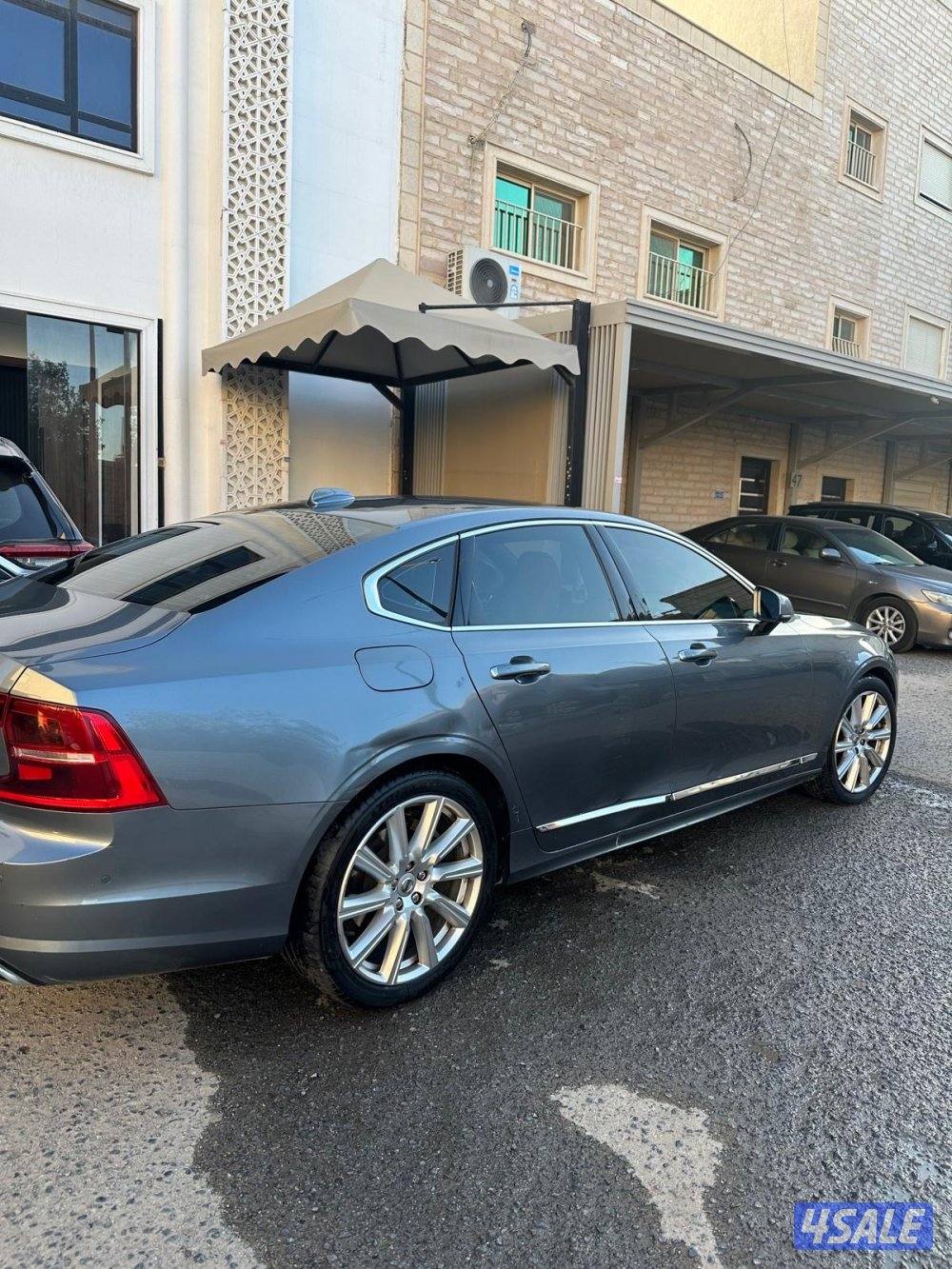 للبيع فولفو s90 بحاله ممتازه0