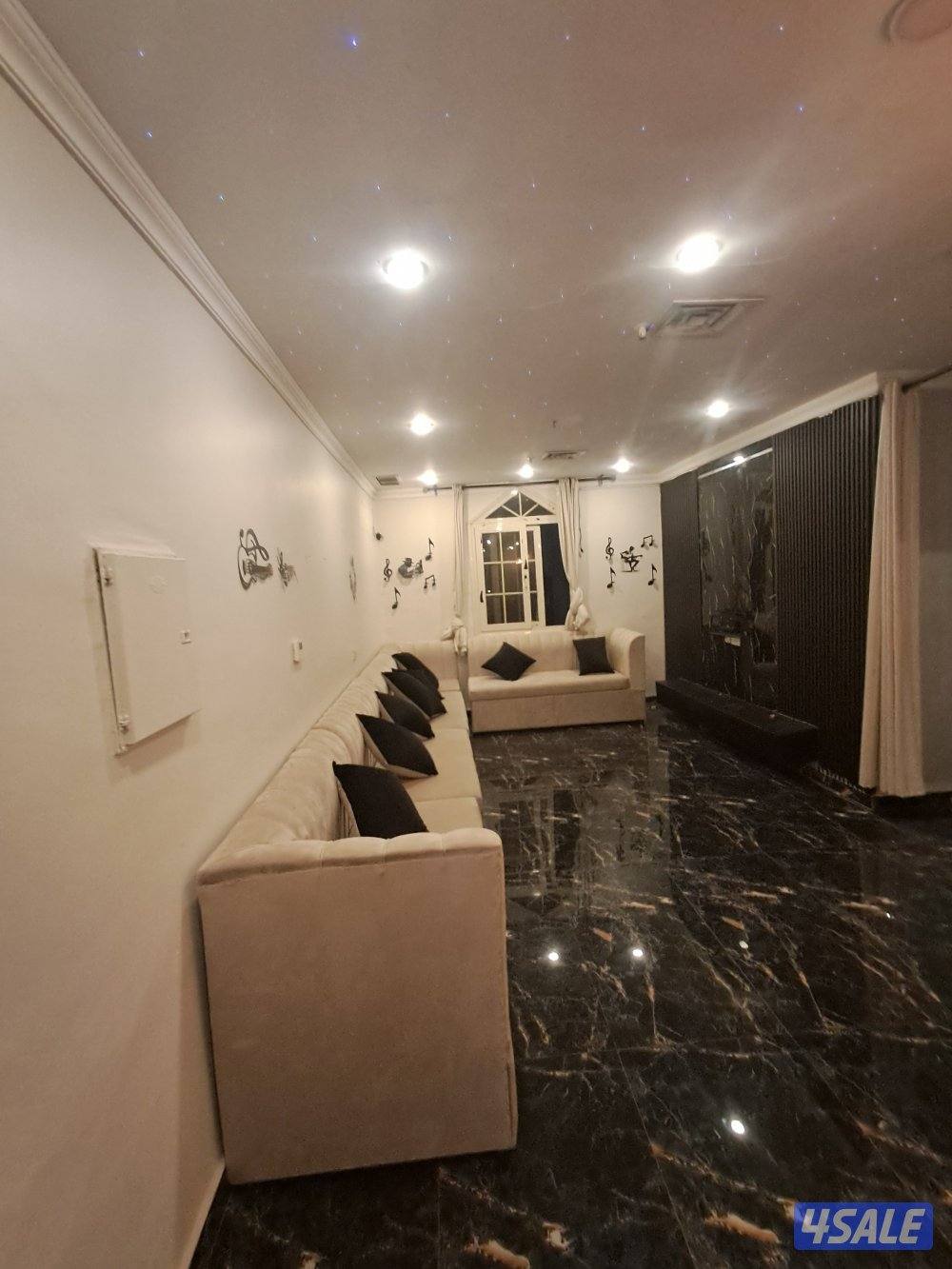 شقه للايجار  ميدان حولي غرفتين وصاله وحمام ومطبخ0