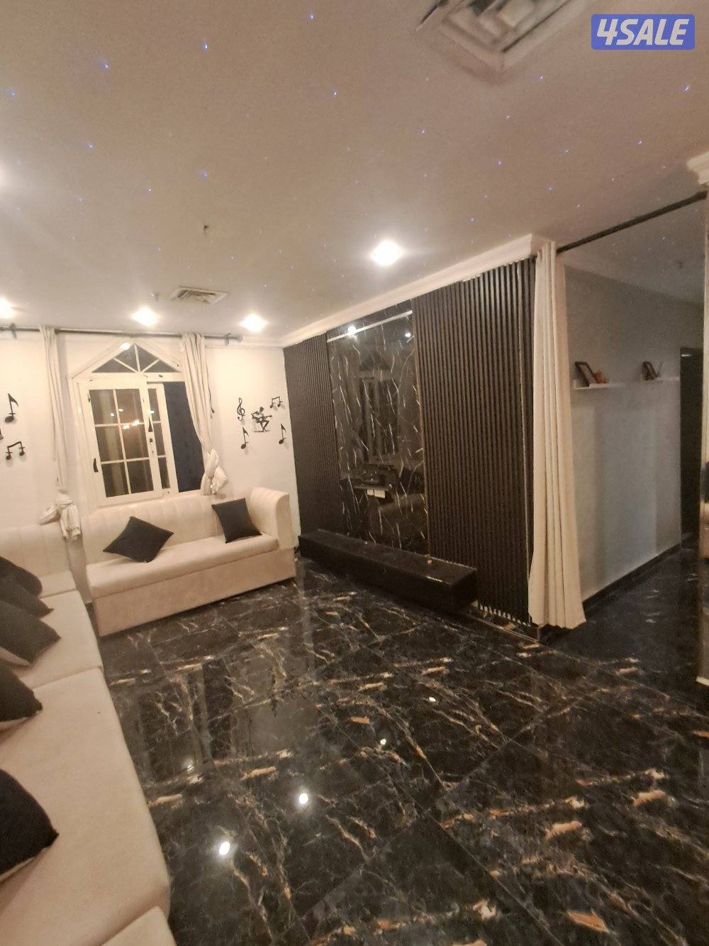 شقه للايجار  ميدان حولي غرفتين وصاله وحمام ومطبخ1