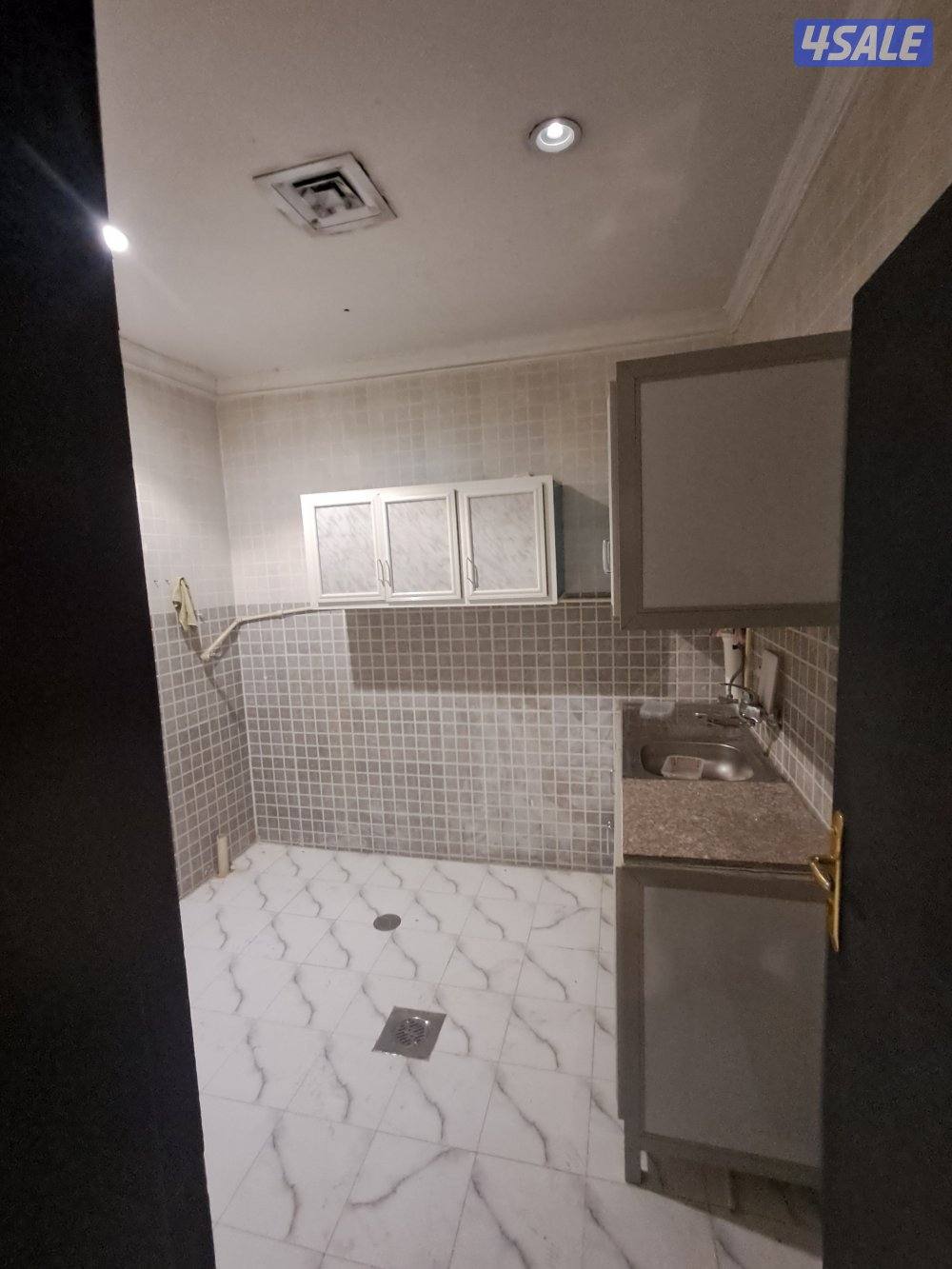 شقه للايجار  ميدان حولي غرفتين وصاله وحمام ومطبخ3