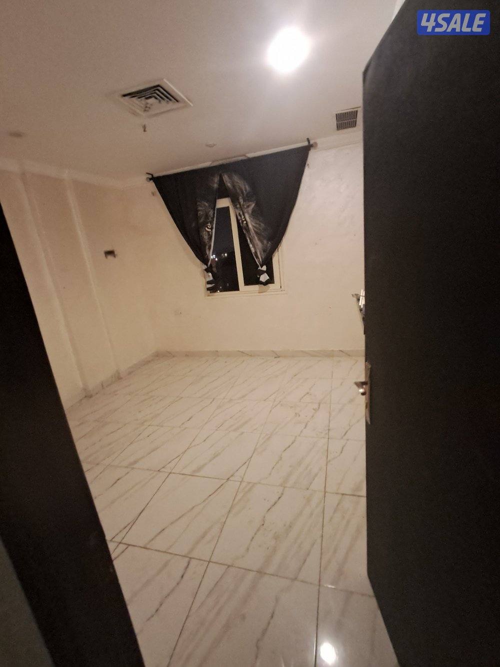 شقه للايجار  ميدان حولي غرفتين وصاله وحمام ومطبخ4