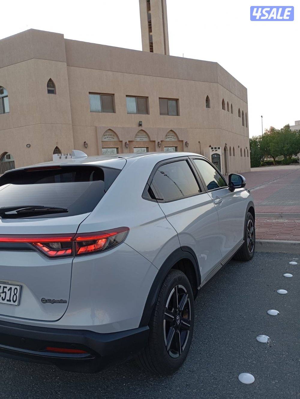 سيارة HR-V ماشية ١٣ الف شبه جديدة تحت الكفاله وارد الكويت المالك الاول1