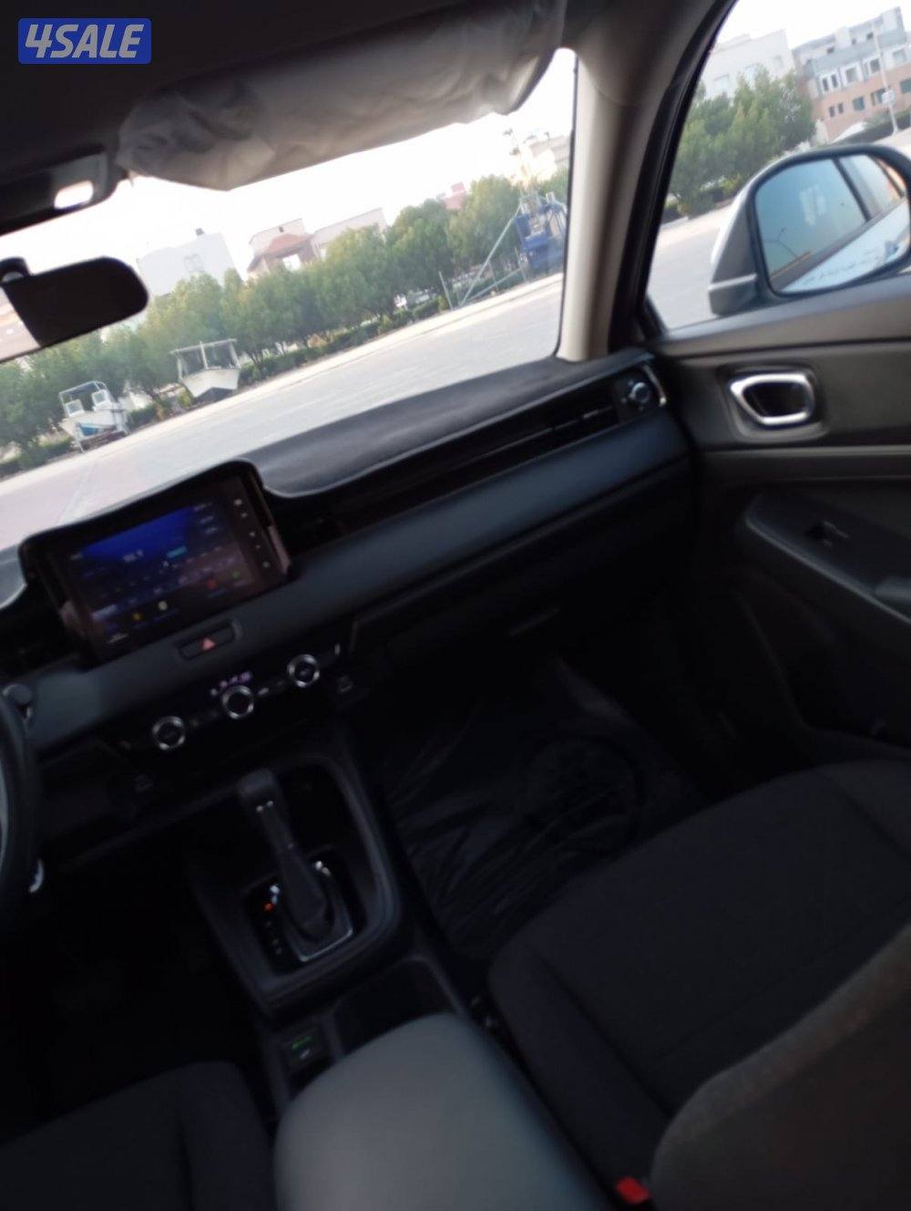 سيارة HR-V ماشية ١٣ الف شبه جديدة تحت الكفاله وارد الكويت المالك الاول3