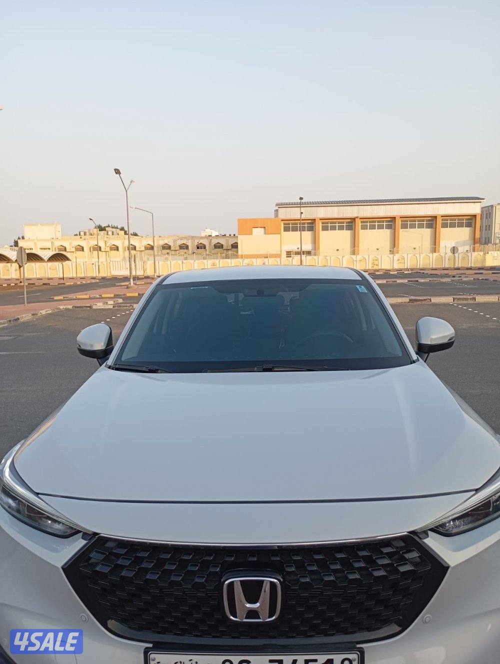 سيارة HR-V ماشية ١٣ الف شبه جديدة تحت الكفاله وارد الكويت المالك الاول8