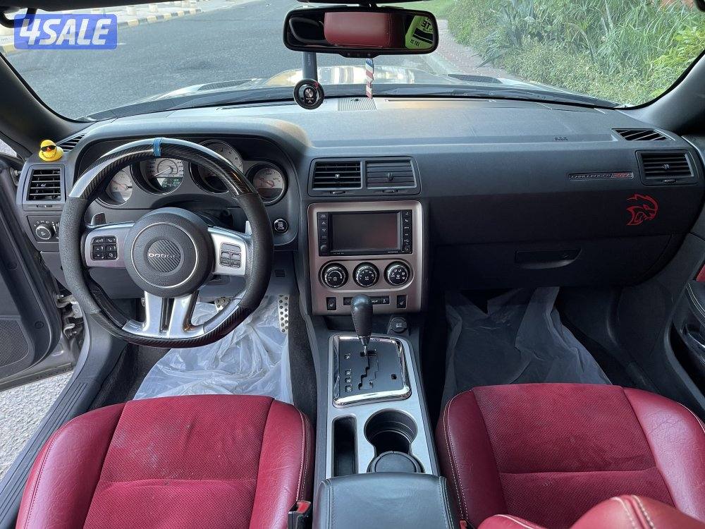 تشالنجر SRT8 نظيف3