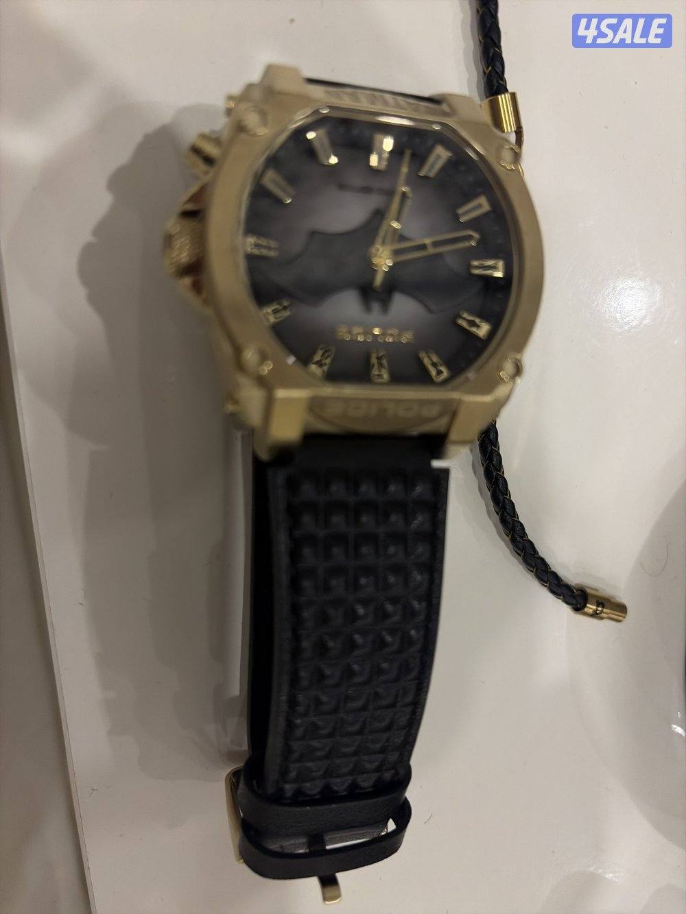 للبيع ساعه بوليس باتمان بحاله ممتازه السع25 يرجى التواصل على الواتس اب1