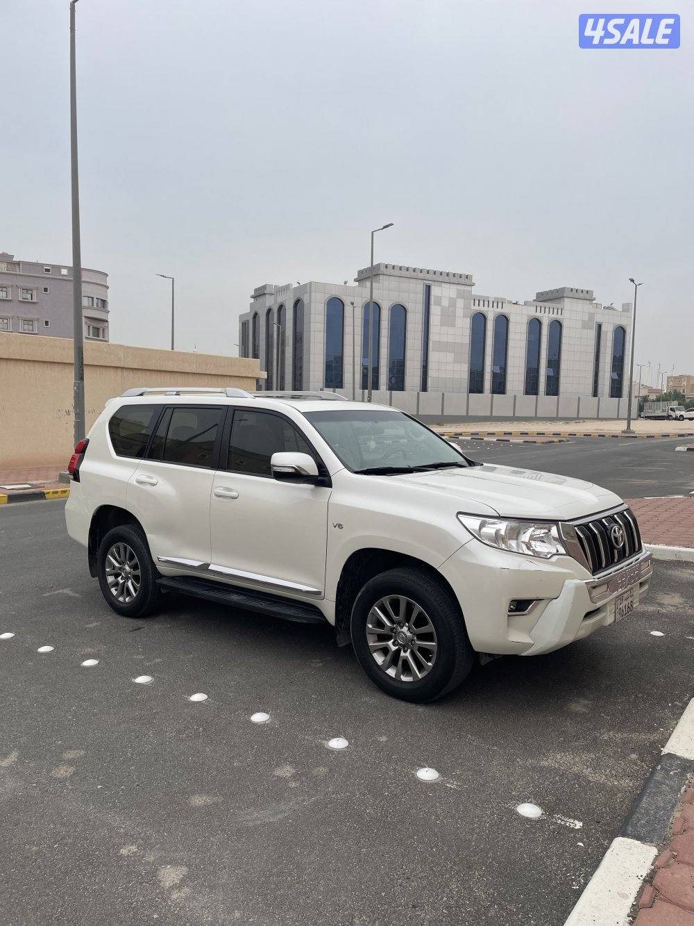 برادو TX.L المالك الأول عداد 84 الف1