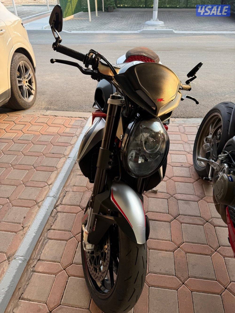 للبيع MV Agusta  نظيف  1090 RR  بحاله ممتازه0