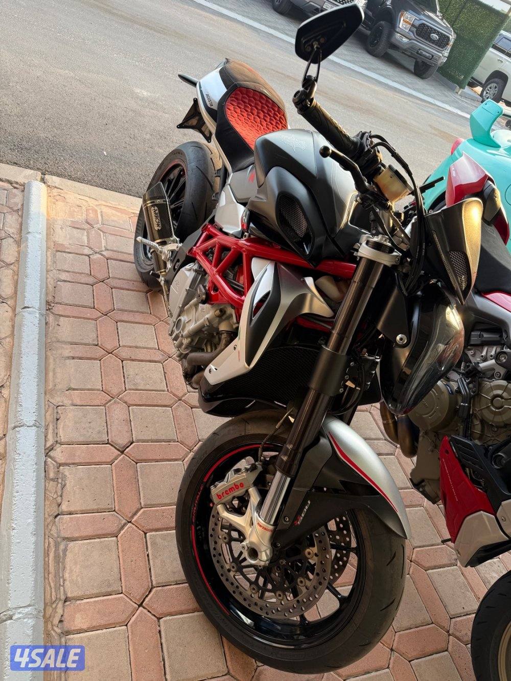للبيع MV Agusta  نظيف  1090 RR  بحاله ممتازه1