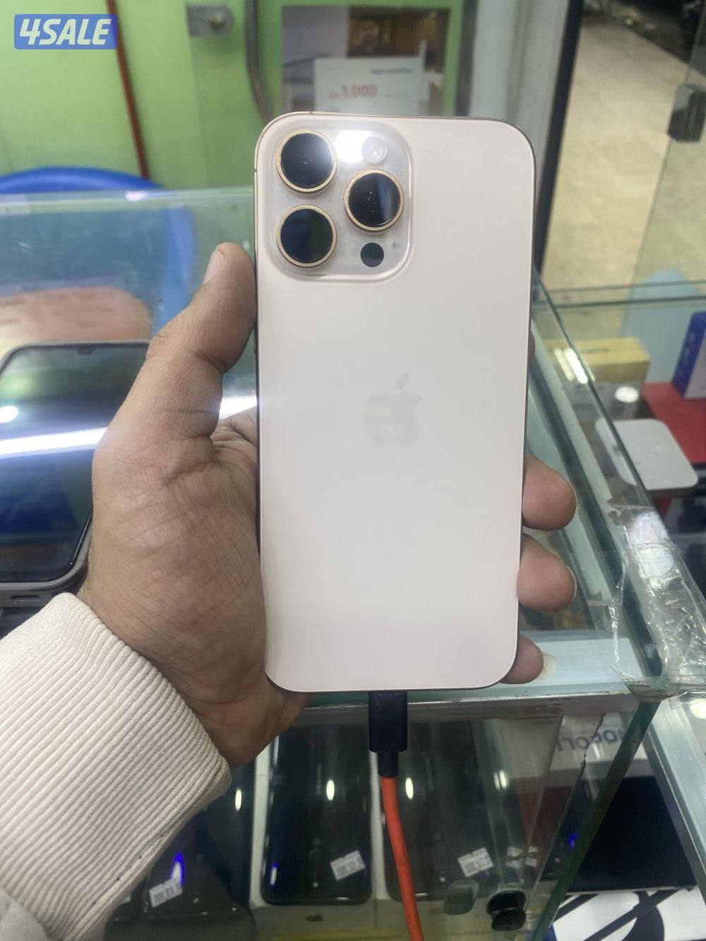 ايفون ١٦ بروماكس ٢٥٦ جيجا صحراوي1