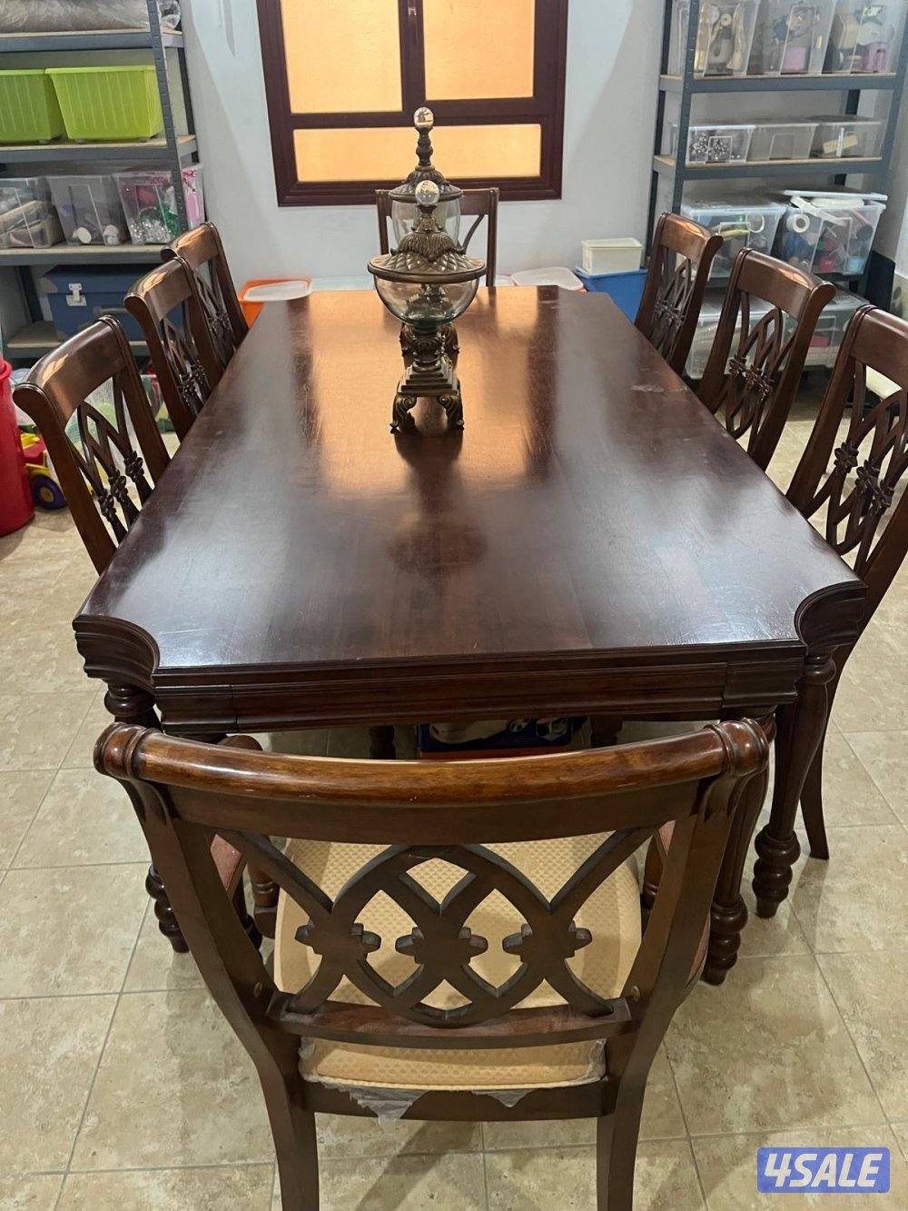 طاوله طعام  تتسع ل8 أشخاص رقم تسعتين واحد تسعه خمسه ثمانيه سبعه ثمانيه0