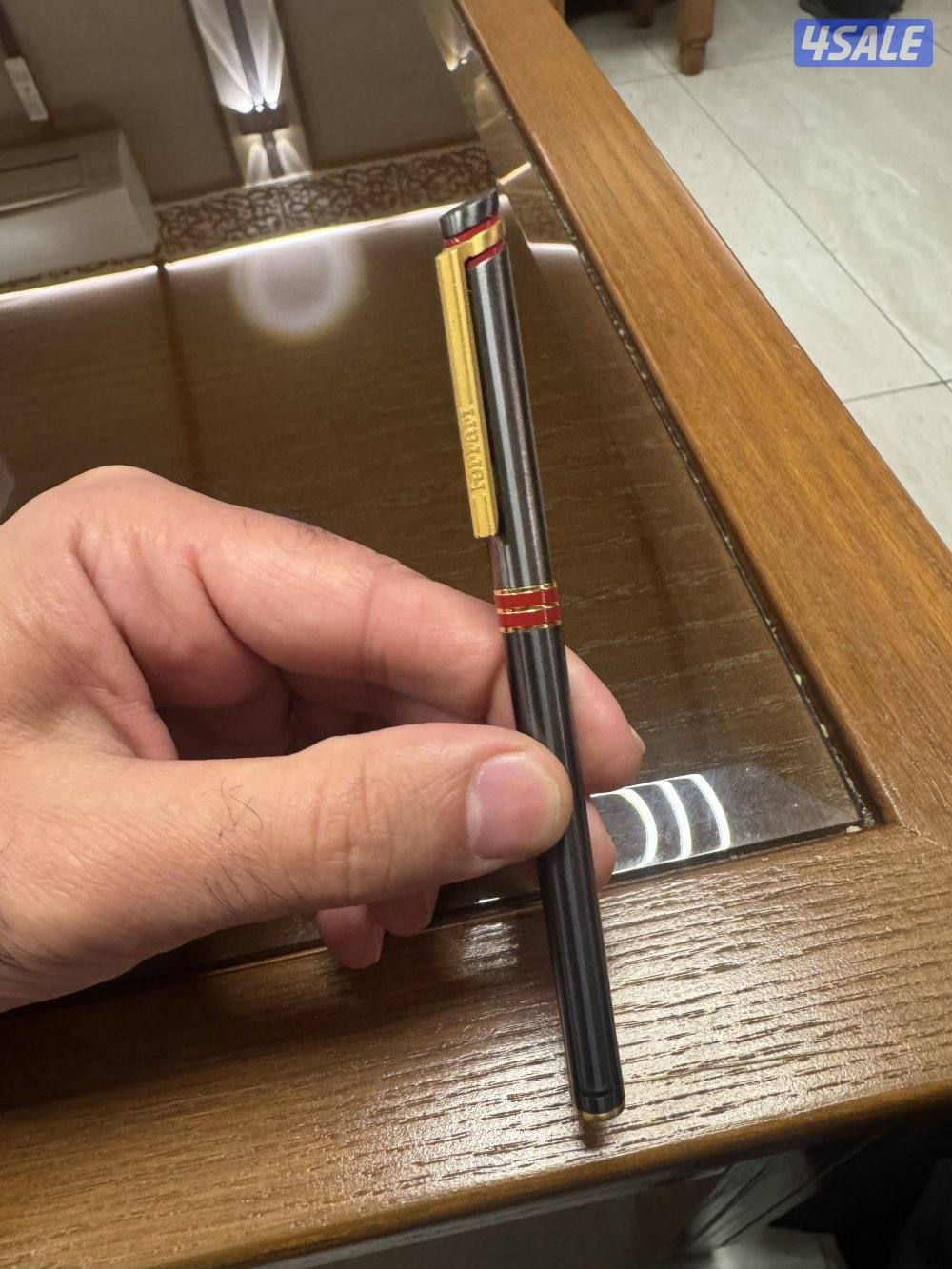 قلم فيراري نظيف ولازلغ ريشه1