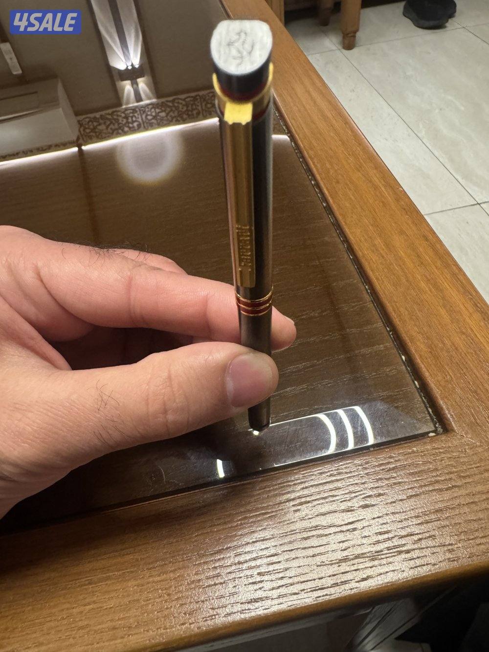 قلم فيراري نظيف ولازلغ ريشه2