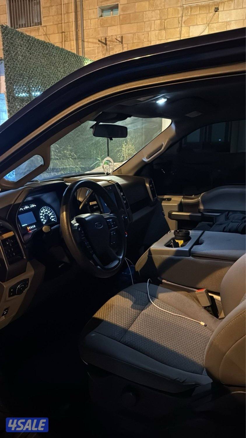 للبيع وانيت موديل 2019 شرط فحص كامل1