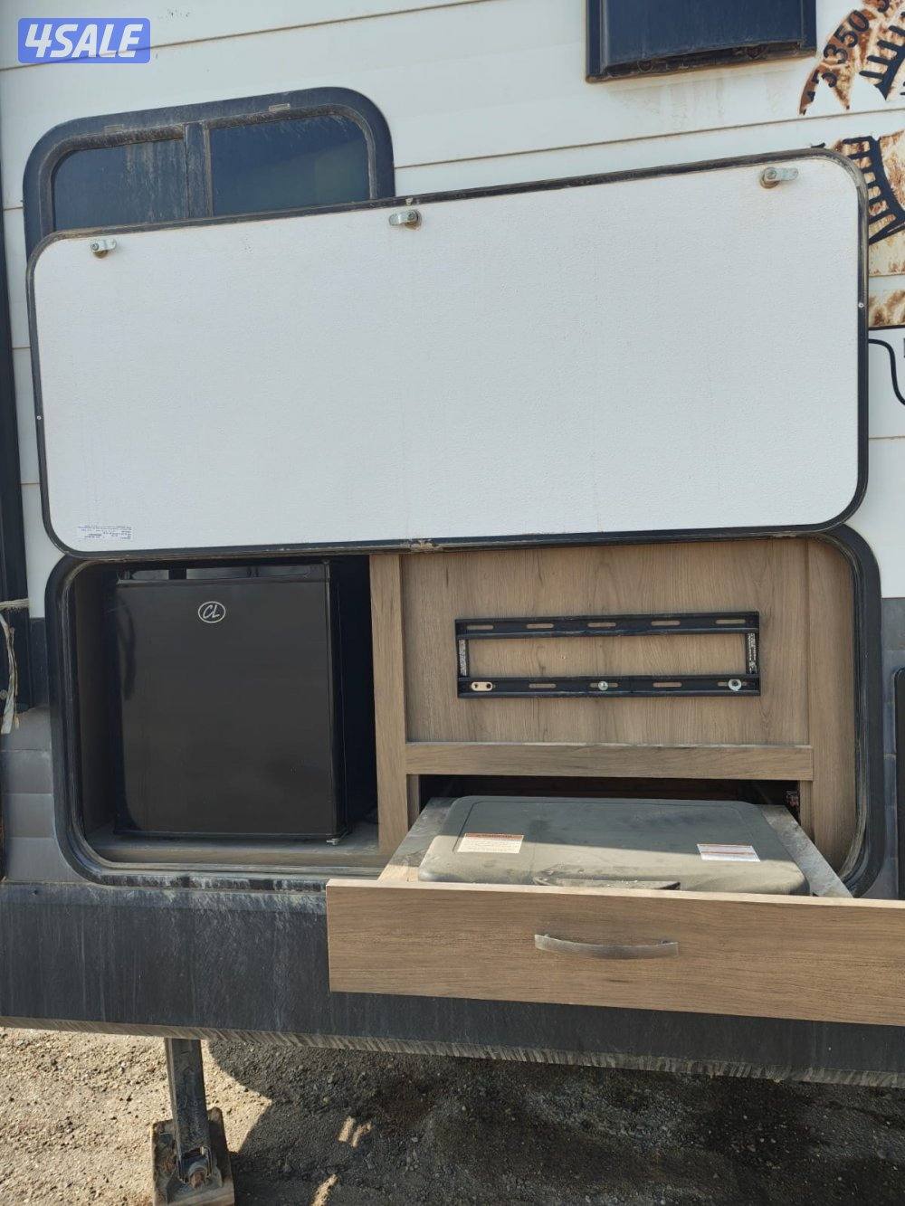 للبيع كرفان امريكي3