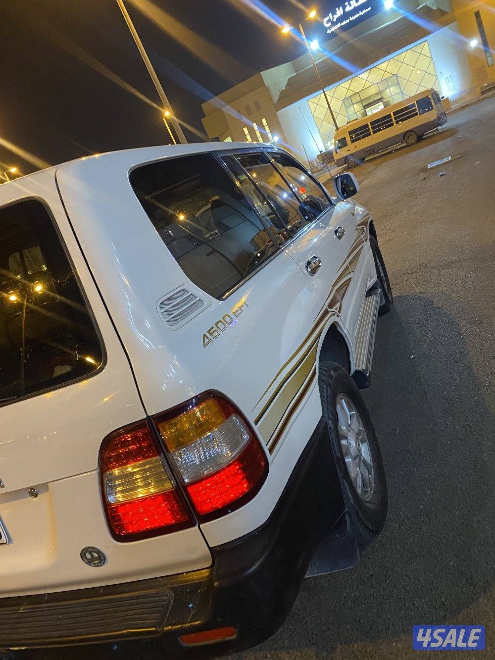 لاند كروزر gxr موديل 20002