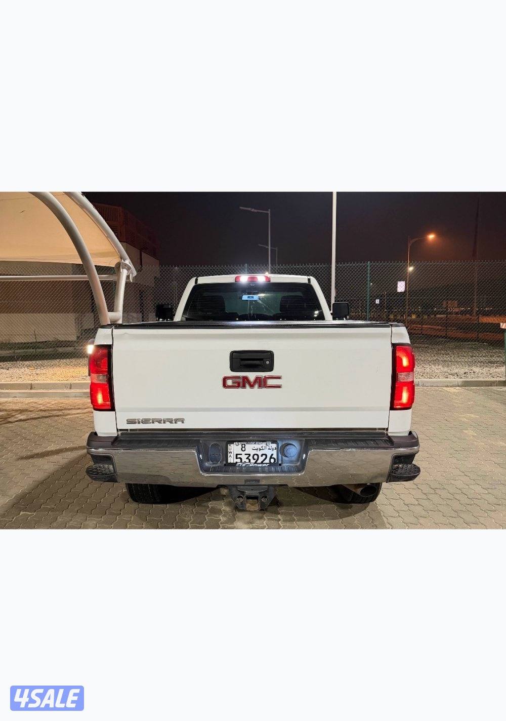 للبيع وانيت جي ام سي سييرا 2500 HD1