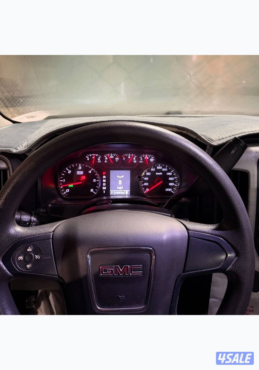 للبيع وانيت جي ام سي سييرا 2500 HD4