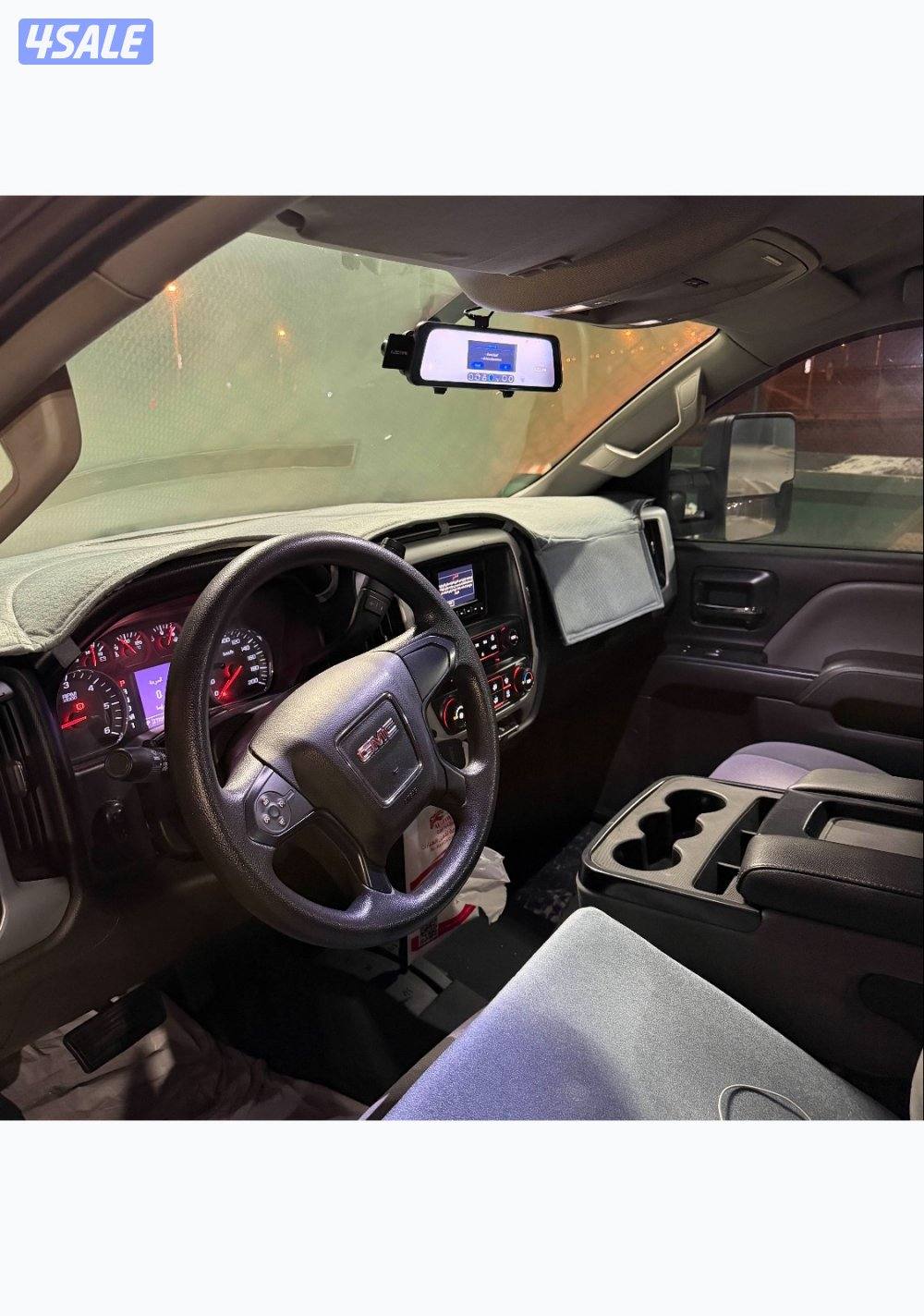 للبيع وانيت جي ام سي سييرا 2500 HD5