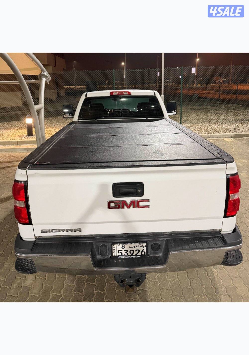 للبيع وانيت جي ام سي سييرا 2500 HD6