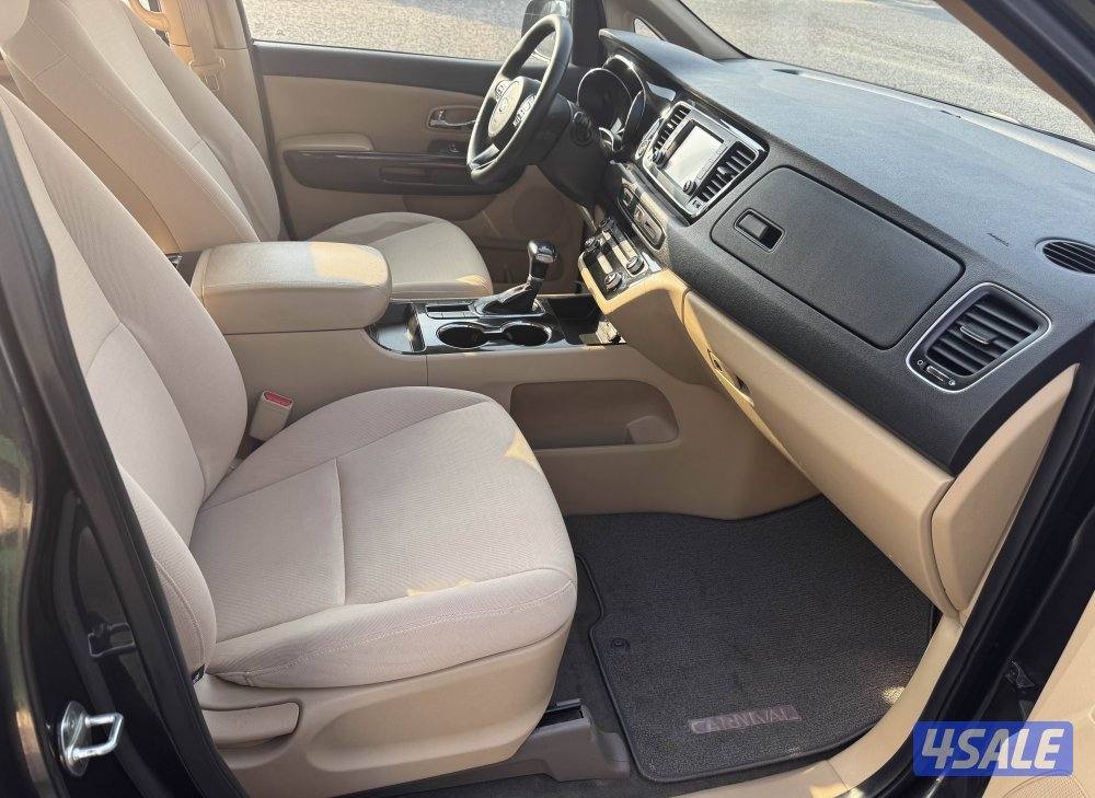 للبيع كيا كرنفال موديل 20201