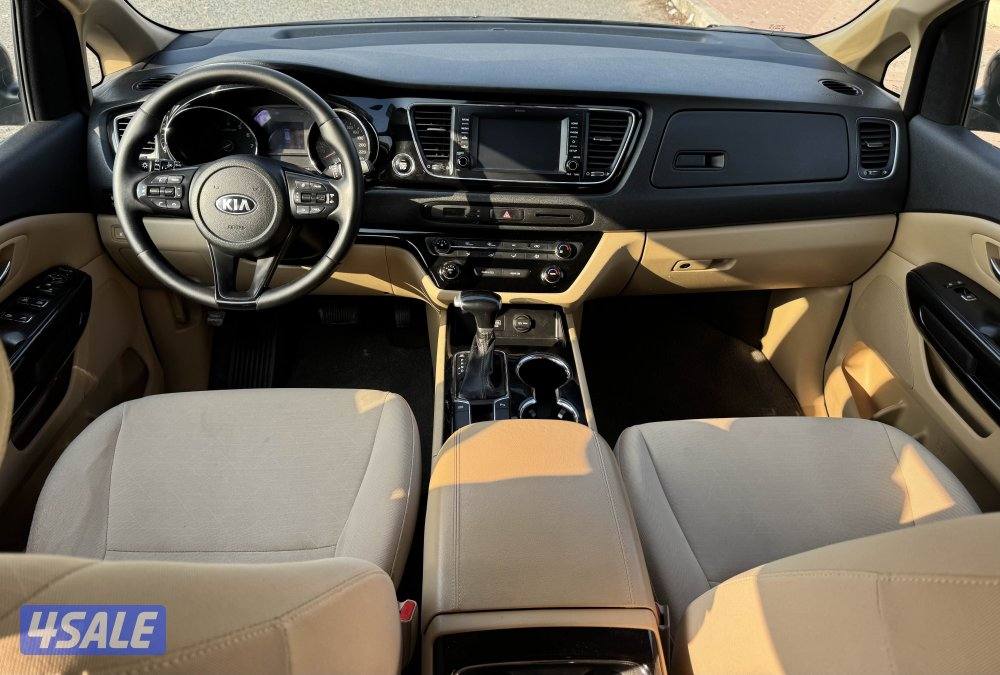 للبيع كيا كرنفال موديل 20204